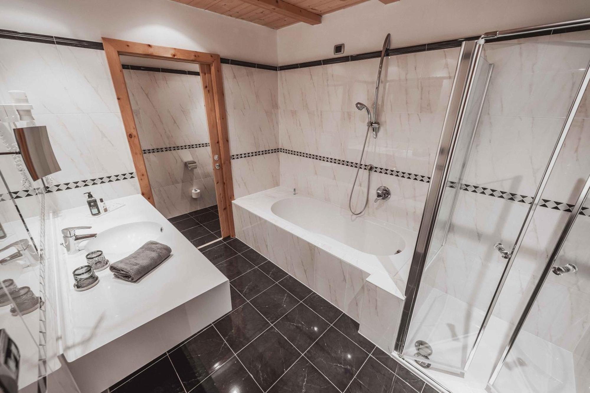 Hotel Continental Dolomites Σέλβα ντι Βαλ Γκαρντένα Εξωτερικό φωτογραφία