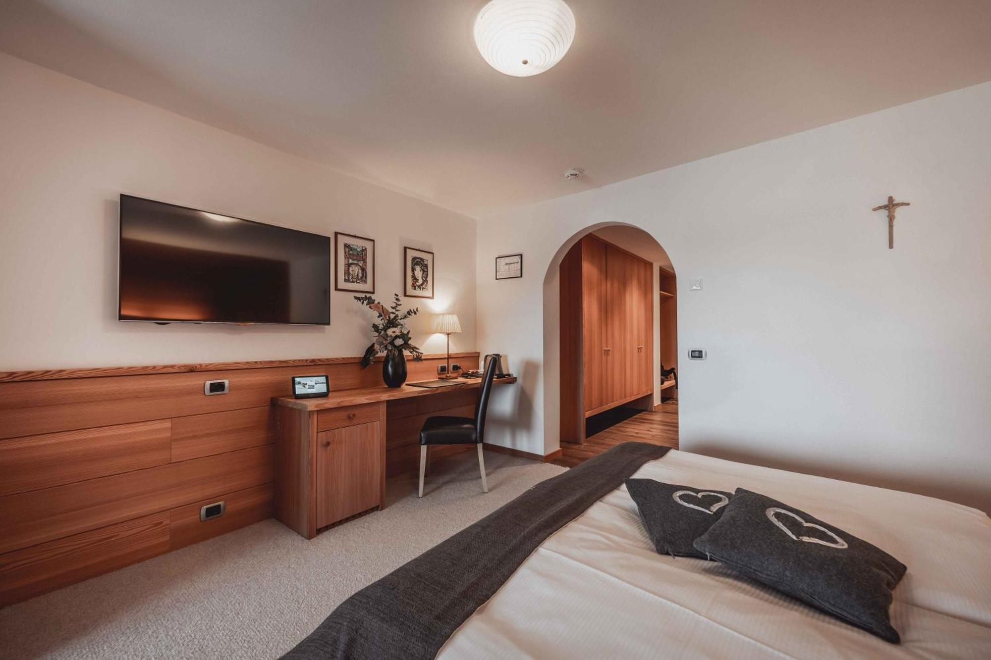 Hotel Continental Dolomites Σέλβα ντι Βαλ Γκαρντένα Εξωτερικό φωτογραφία
