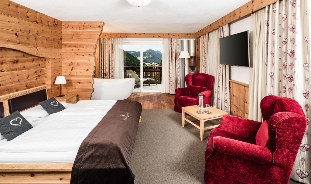 Hotel Continental Dolomites Σέλβα ντι Βαλ Γκαρντένα Εξωτερικό φωτογραφία